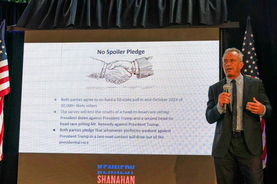 Robert F. Kennedy Jr. presenting the idea for his "no-spoiler" pledge during an event in New York on May 1, 2024.