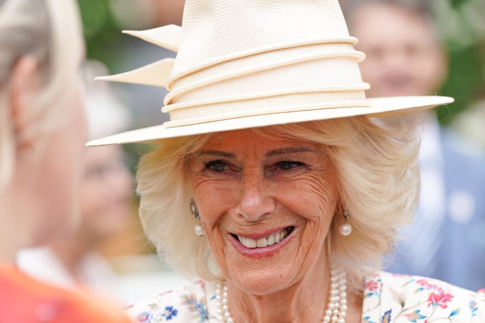 Königsgemahlin Camilla (78) wurde als Schulmädchen sexuell belästigt.
