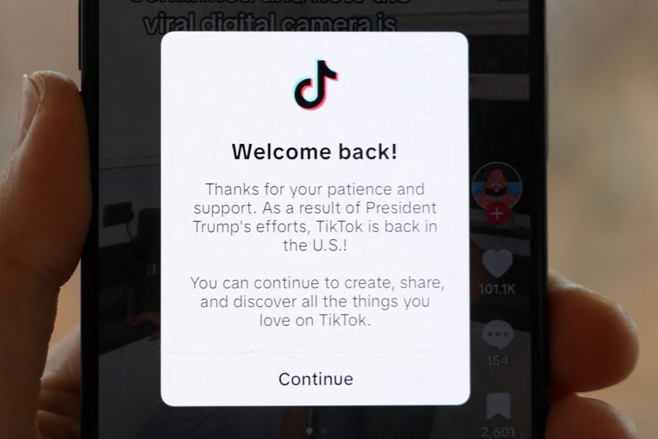 TikTok closed cards in the United States late on Saturday when the team's sales deadline approached and left millions of users excluded from the app.