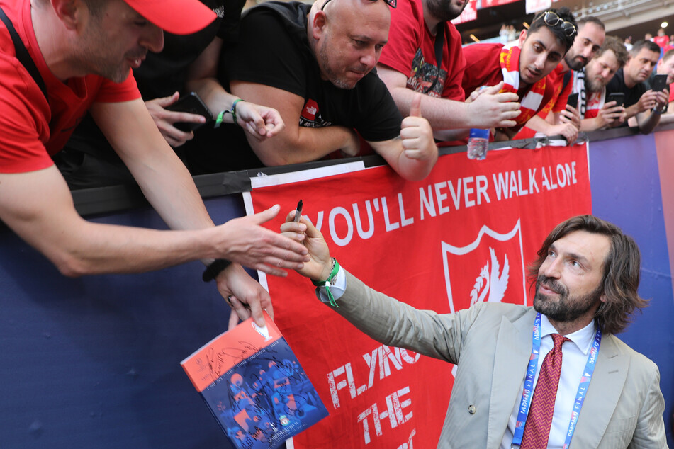 Pirlo verzückt Fans auf der ganzen Welt.