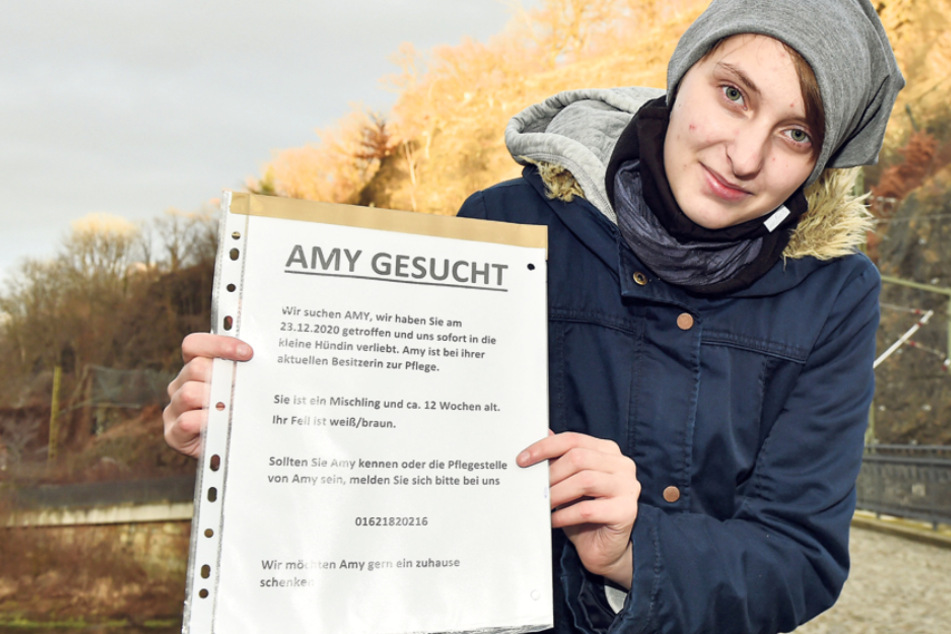Wer kann Hinweise geben? Mit diesen Plakaten sucht Stella Kaiser (20) nach der kleinen Amy.