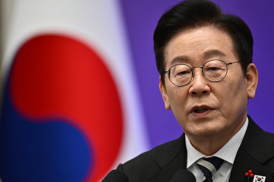 South Korea says it's "extremely difficult" to make nuclear subs under deal with US