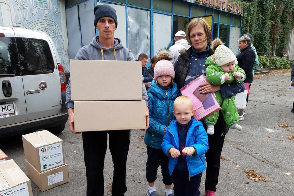 Die Dresdner Hilfsorganisation ließ auch zahlreiche Hilfsgüter an ukrainische Familien verteilen.
