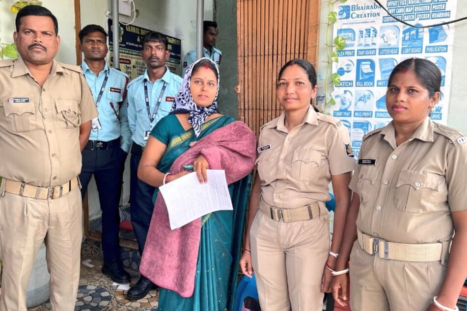 Matka jednoho a půl měsíce starého dítěte byla ohromena laskavostí policistky.