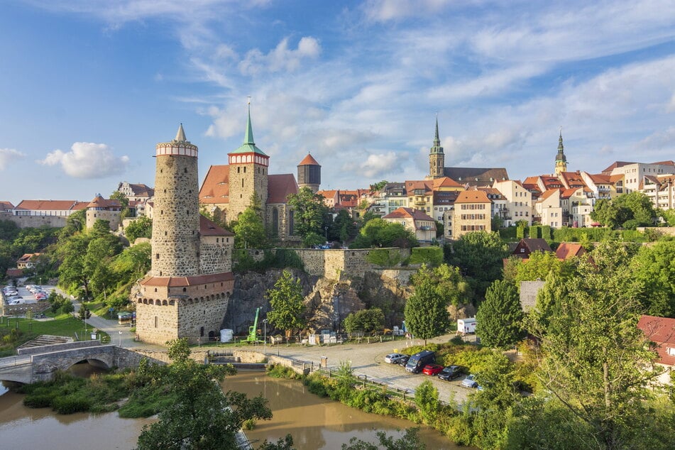 14.000 Unterschriften aus Bautzen, dem Landkreis und darüber hinaus kamen bei einer Aktion zusammen. Die Petition will die Abschaffung der Ausländerbeauftragten verhindern. (Symbolfoto)