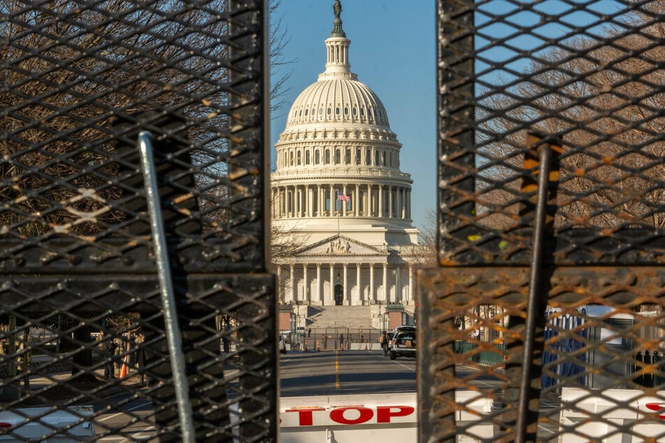 Gun-toting man with rounds of ammo arrested near US Capitol