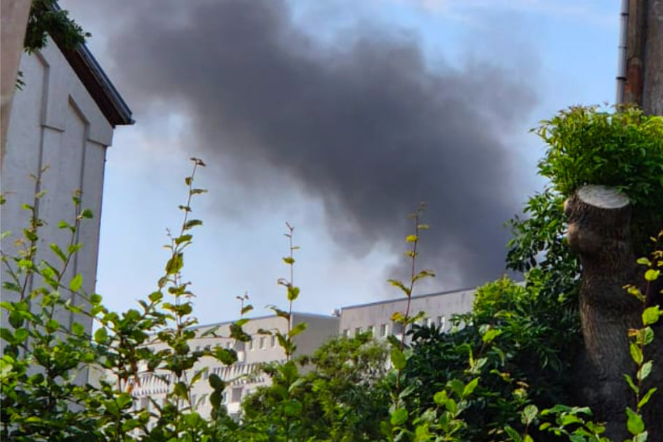 Die schwarze Rauchwolke war schon aus der Ferne sichtbar.