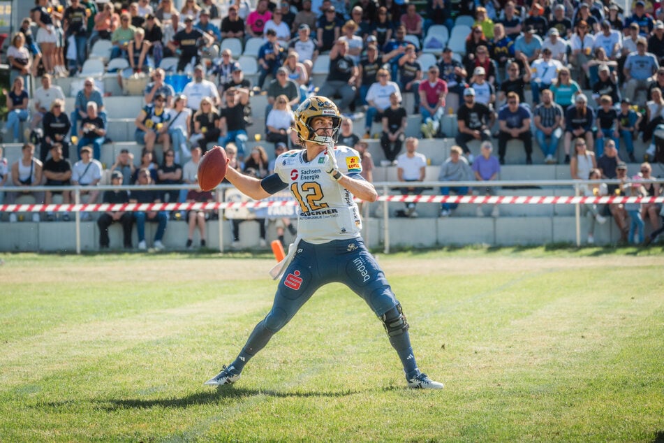 Je nach Wind könnte Quarterback Justin Miller (27) weniger auf sein Passspiel setzen.