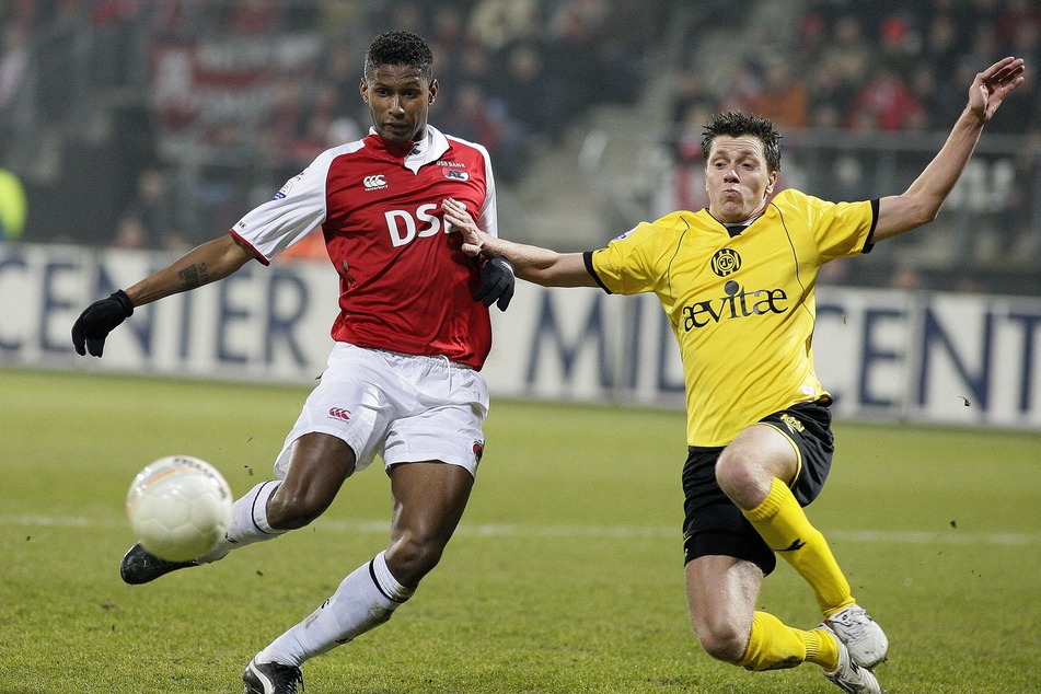 David Mendes da Silva (40, l.) gewann 2009 mit AZ Alkmaar die niederländische Meisterschaft. Ob er sich die Zeit nach seinem Karriereende damals schon so vorgestellt hat? (Archivbild)