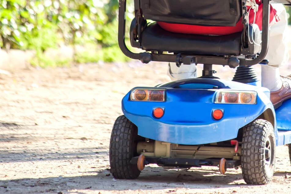 Das elektronische Seniorenmobil eines Mannes (87) hat sich im Wiesbadener Kurpark plötzlich selbstständig gemacht. (Symbolbild)