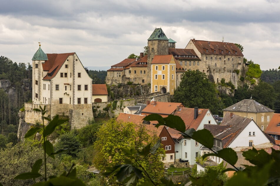 Am Sonntag wird die alte Burg Hohnstein durch den Ostermarkt zum neuen Leben erweckt.(Archivbild)