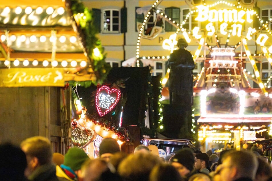 Taschendiebe schlagen auf Weihnachtsmärkten besonders gerne zu. (Symbolbild)