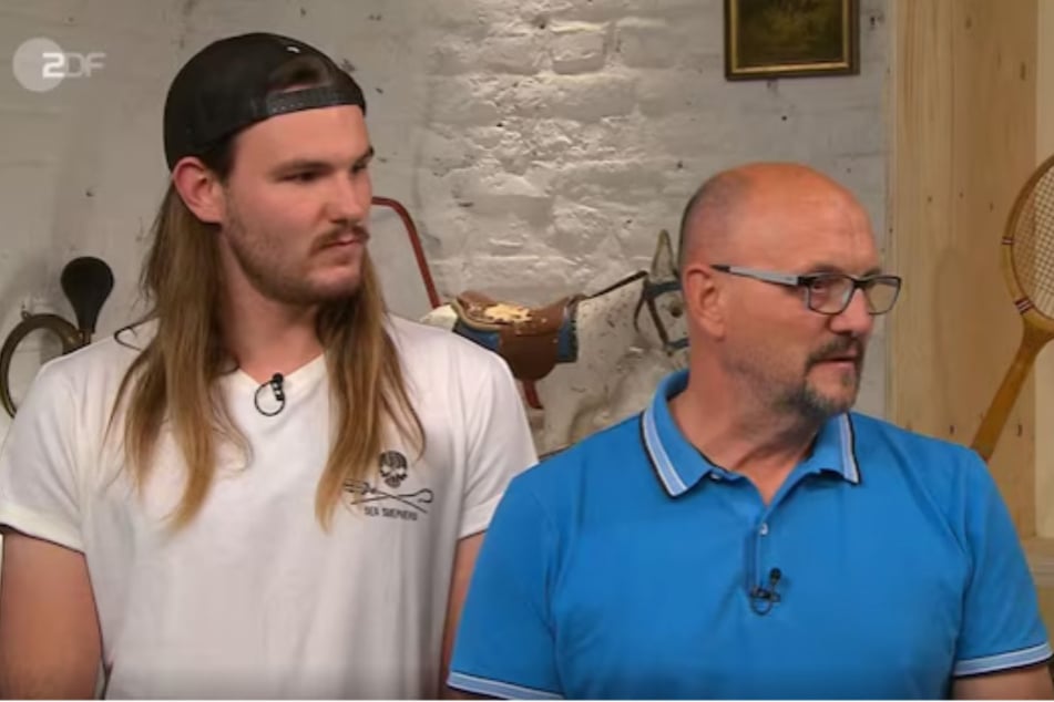 Udo Menke und sein Sohn Jan aus Recklinghausen wollen bei "Bares für Rares" eine russische Zigarettendose verkaufen.