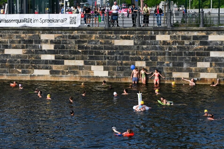 Schwimm-Demo gegen Badeverbot in der Spree. (Archivfoto)