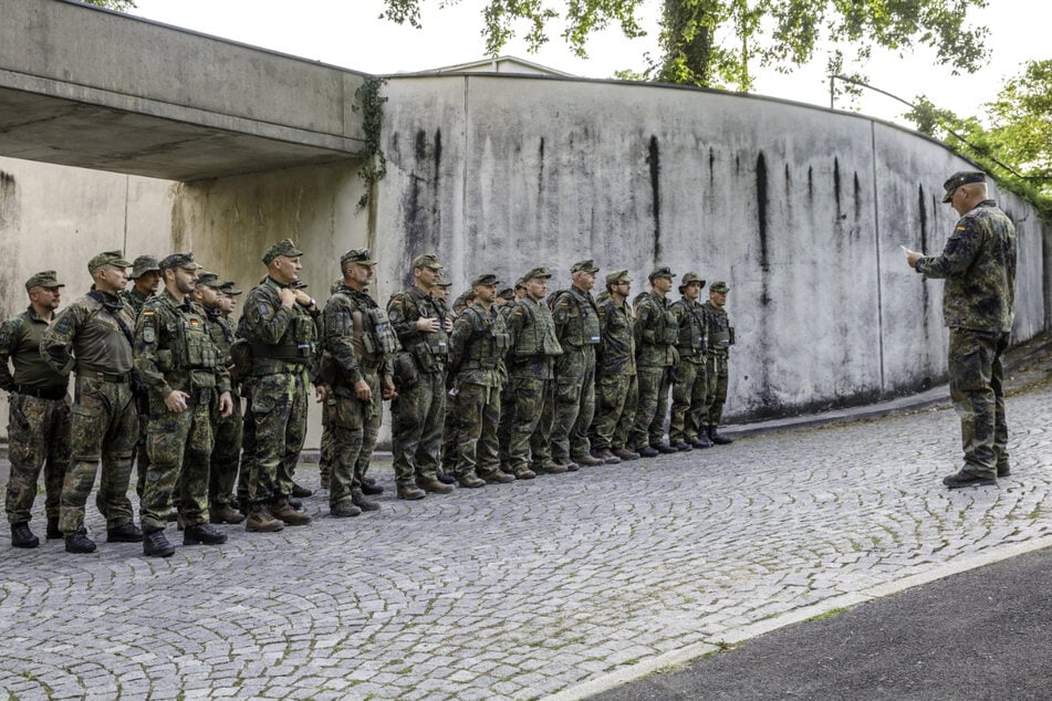 Die Heimatschutzkompanie versammelte sich jeden Morgen um 6.45 Uhr auf dem Kasernen-Gelände.