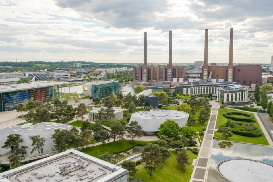 Wolfsburg: Die Autostadt mit dem Werksgelände von Volkswagen.