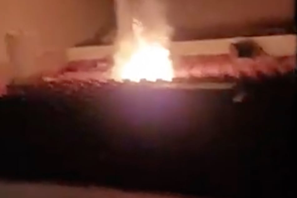 Zufällig filmte der Anwohner den Brand kurz nach seiner Entstehung.