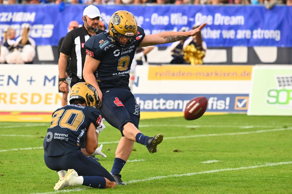 Wahrscheinlich der beste Kicker in der GFL: Mit 745 Punkten ist Florian Finke (30, r.) jetzt Top-Scorer der Monarchs.