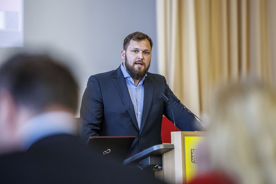 Thomas Ladzinski (35) bei einer Rede als AfD-Fraktions-Chef im Dresdner Stadtrat.