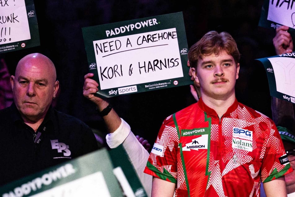 "Es ist widerlich": Darts-Talent von deutschem Spielort angeekelt