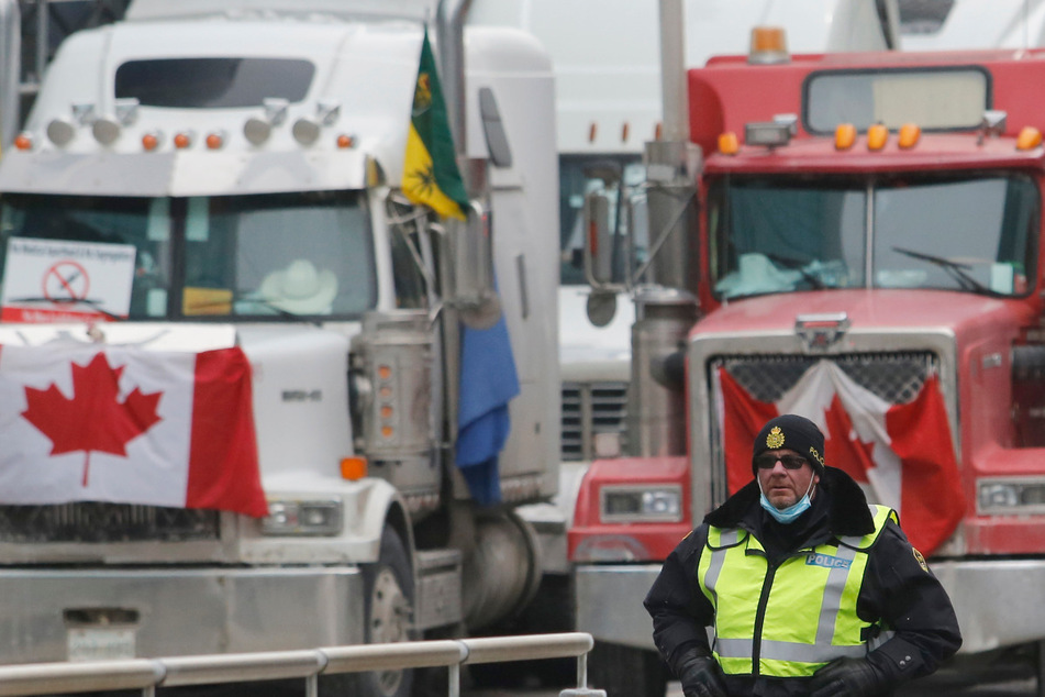Lastwagen-Blockade! Trucker-Proteste gegen Impfpflicht
