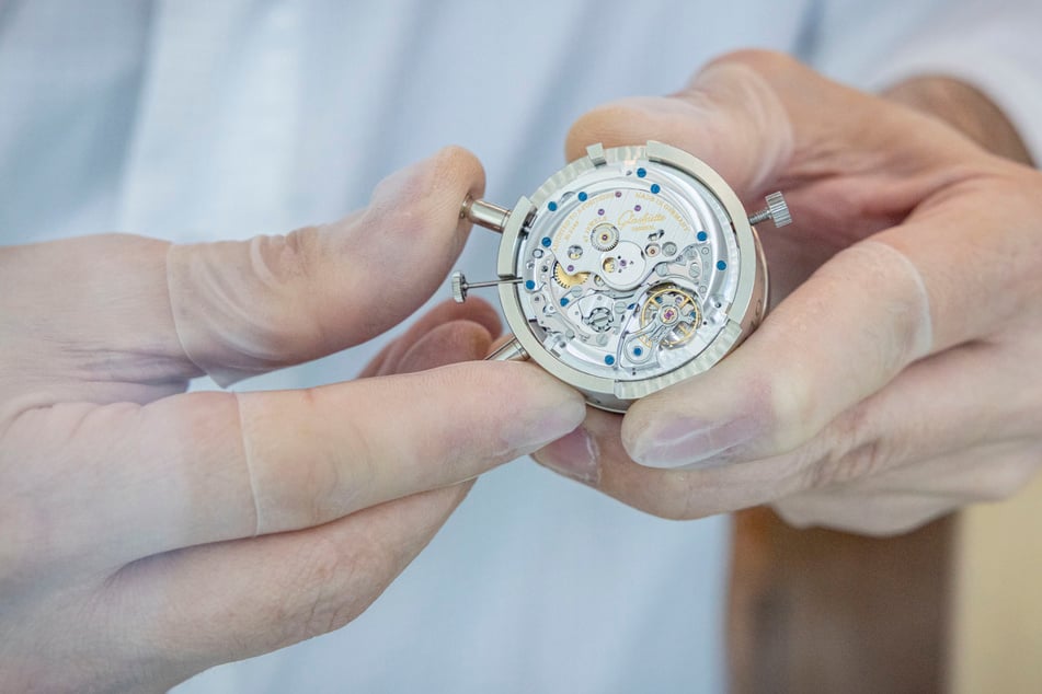 Uhren von Glashütte Original werden in filigraner Handarbeit gefertigt.