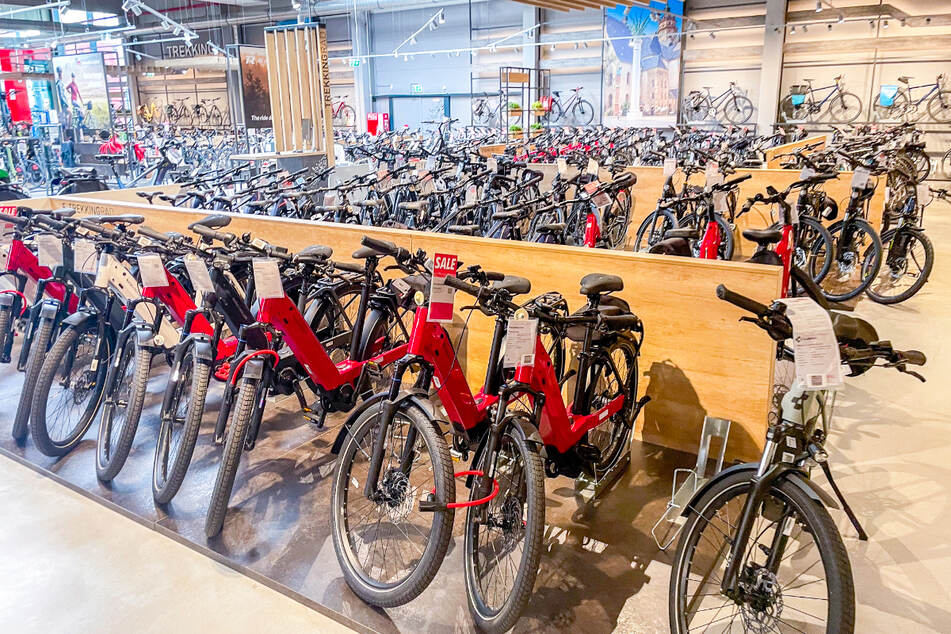 1.000 E-Bikes zum halben Preis! Nur noch im September bei Fahrrad XXL.