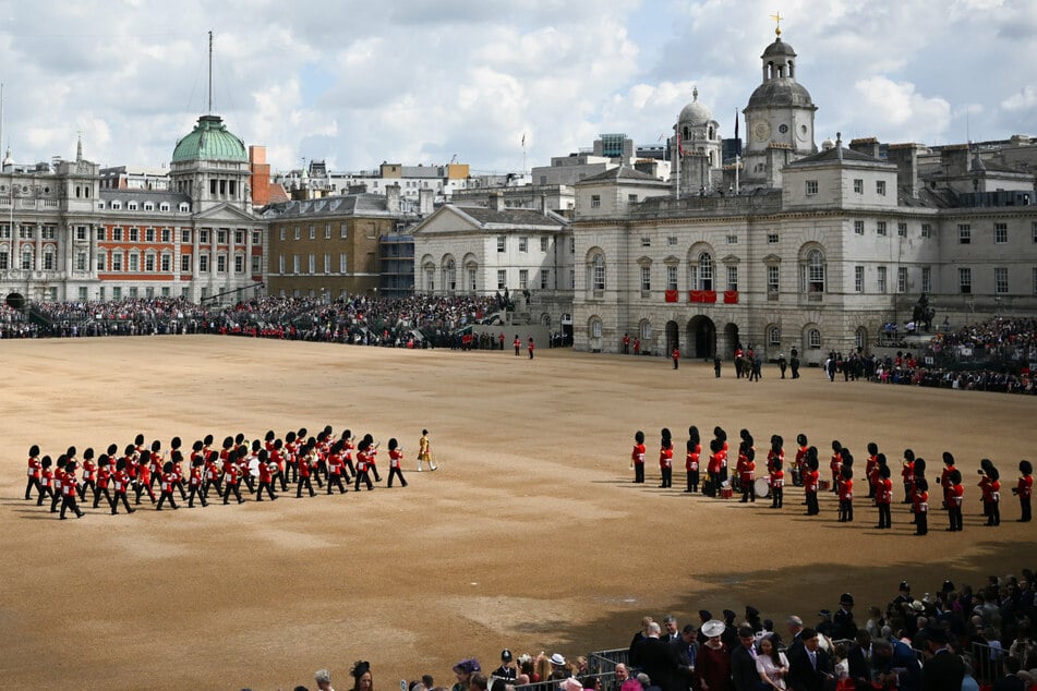 Die Parade fand auf dem riesigen "Horse Guards Parade" statt, dafür wurde eigens Sand aufgeschüttet.