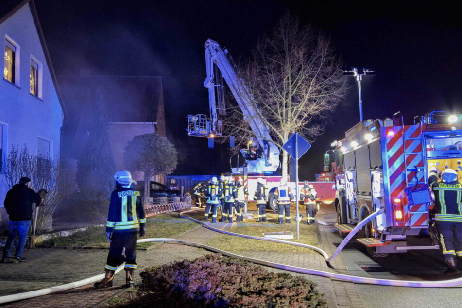 Großeinsatz in Sachsen-Anhalt: Sieben Menschen bei Küchenbrand verletzt