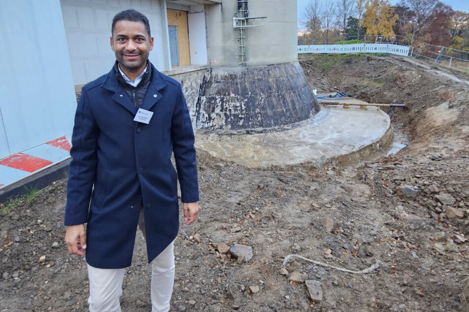 Erklärt die ungewöhnlichen Arbeiten: Benedikt Albers (45) ist Sprecher der Telekom-Tochter "Deutsche Funkturm" (DFMG).