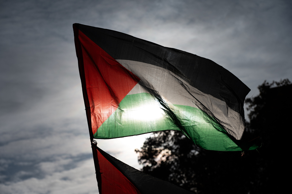 Berlin: Razzia bei Hamas-Anhängerin in Berlin: Verbotene Parolen im Netz verbreitet