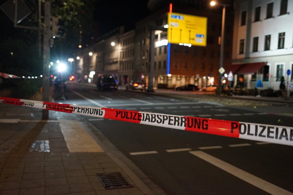 Die Eutritzscher Straße wurde in der Nacht abgesperrt, um Beweise zu sichern.