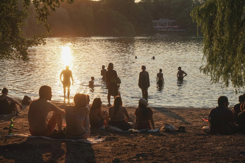 Tragödie im Weißen See: Passanten finden Toten im Wasser