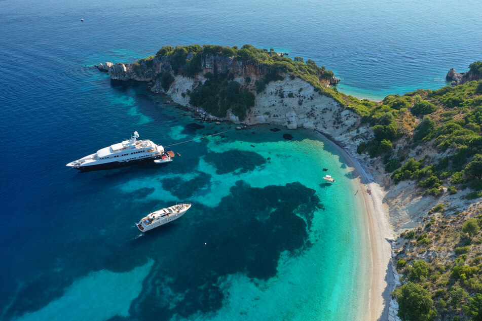 Ihr liebt Griechenland? Dann solltet Ihr unbedingt Urlaub auf den Inseln im Ionischen Meer machen.