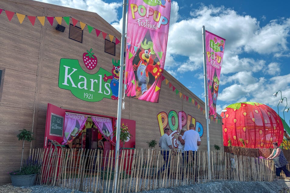 Das erste Wochenende vom Karls Pop-Up-Festival läuft auf Hochtouren.