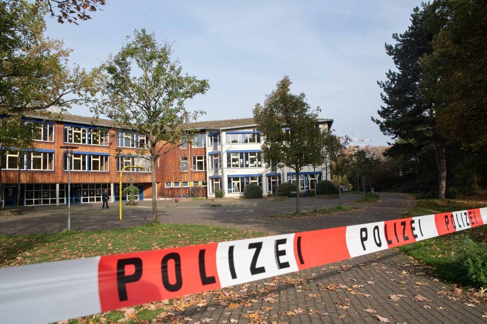 Bombendrohung gegen Gesamtschule: Polizei beendet Einsatz, keine Gefahr für Bevölkerung