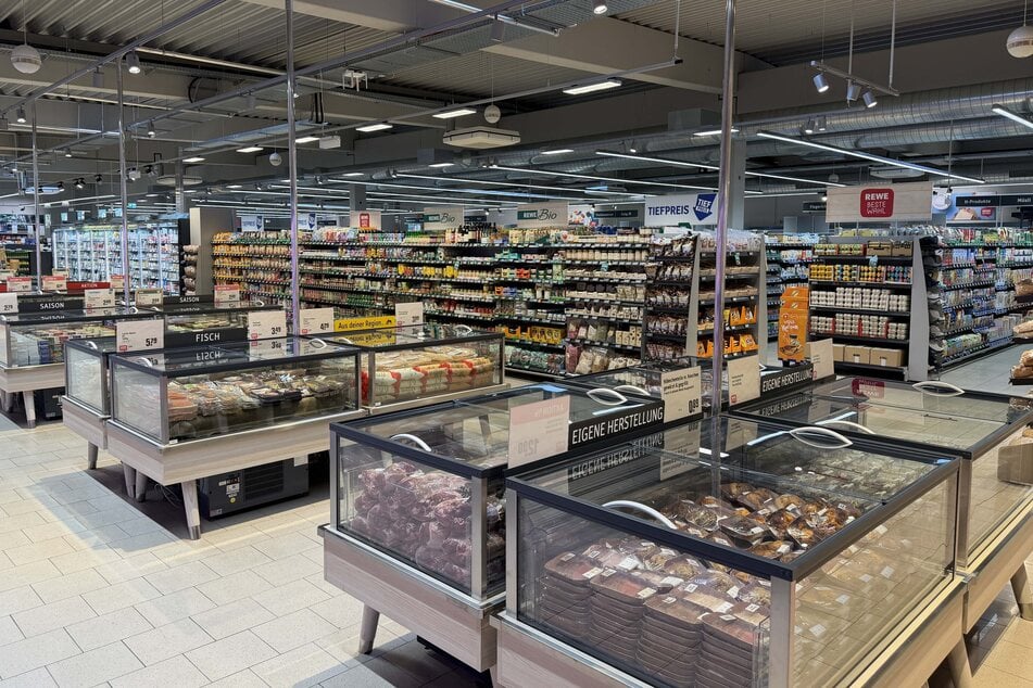 Die Regale erstrahlen in neuem Glanz.