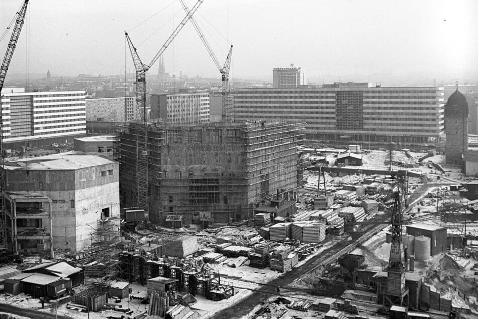 Von 1969 bis 1974 wurden die Stadthalle und das heutige Congress Hotel gebaut.