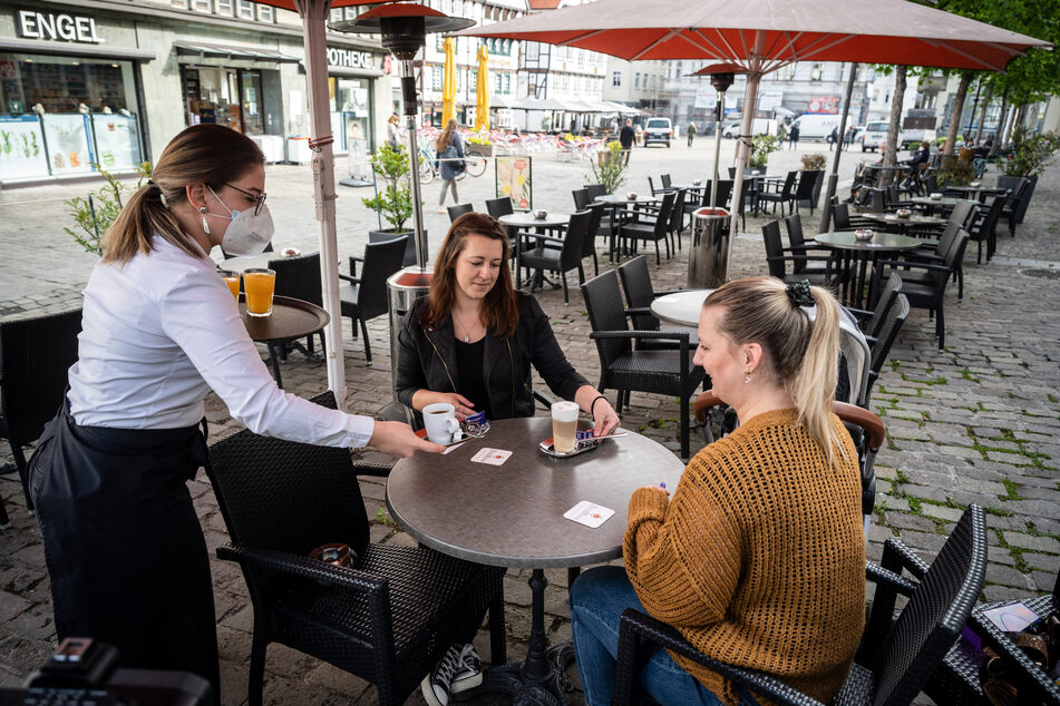 In Soest durften im Rahmen eines Modellprojekts Terrassen und Außenbereiche von Cafés und Restaurants bereits wieder öffnen.