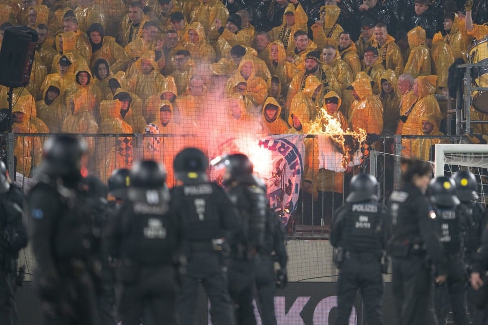 Ein endgültiges Urteil zu den Krawallen gegen Hertha steht weiter aus.