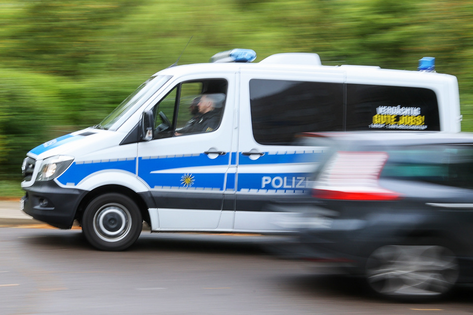 Die Dresdner Polizei war schnell zur Stelle und schnappte die beiden Tatverdächtigen. (Symbolbild)
