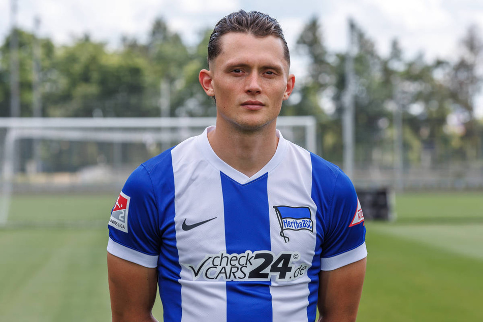 Fabian Reese (26) kann nach einer Verletzung im Testspiel gegen Energie Cottbus nicht am Trainingslager von Hertha BSC teilnehmen.