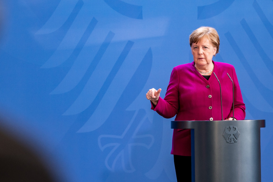 Bundeskanzlerin Angela Merkel (65, CDU).