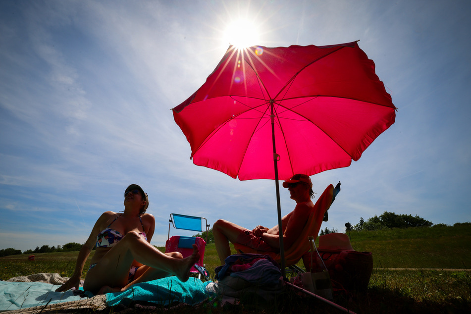 Sonnenschutz ist an diesem Wochenende in Bayern besonders wichtig.
