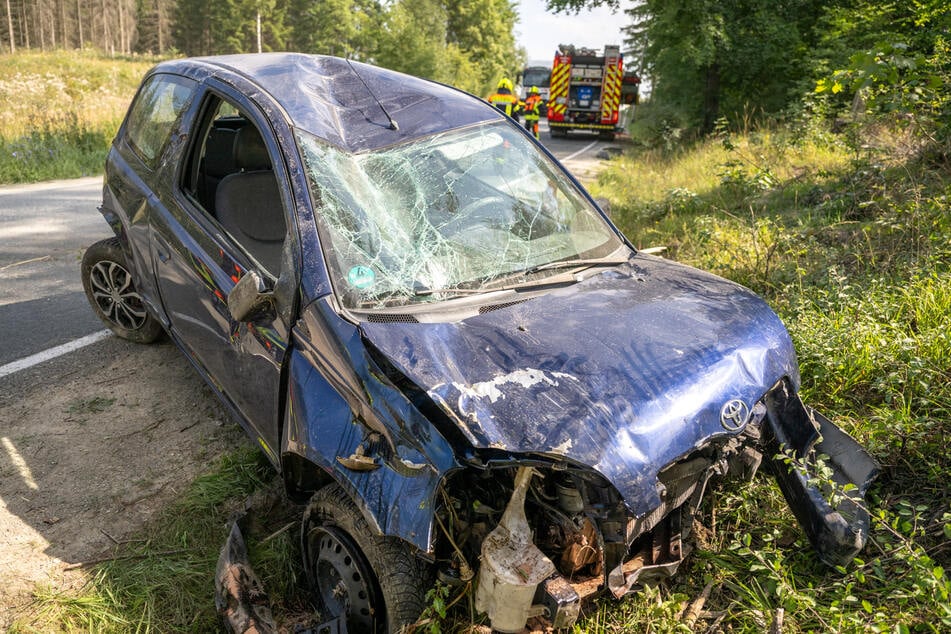 Ein Toyota überschlug sich am Donnerstag auf der K307 in Blankenhain. Die Straße wurde komplett gesperrt.