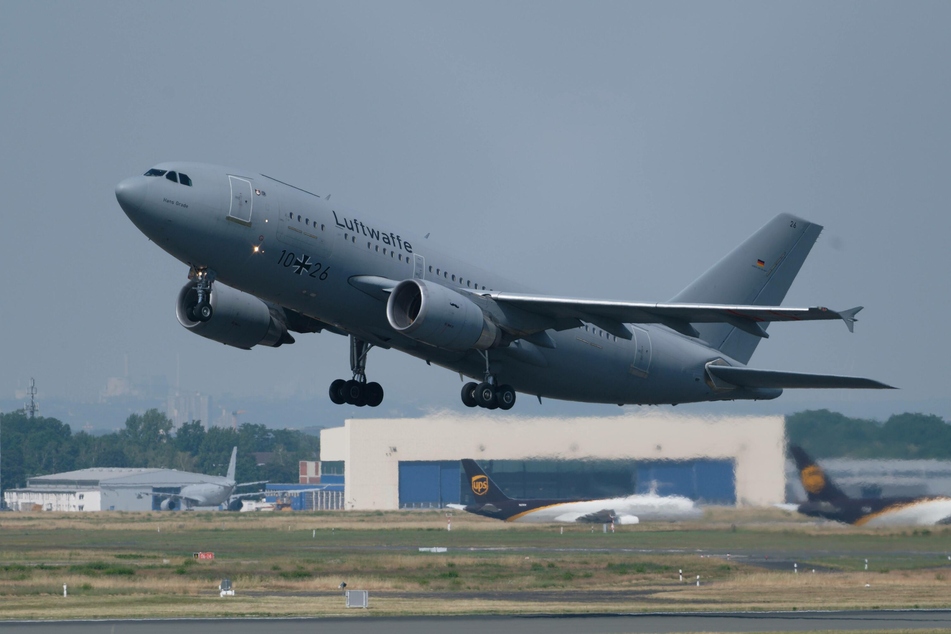 Mit einem Airbus A310 MedEvac sollen im Krieg verletzte Ukrainer nach Deutschland gebracht werden.