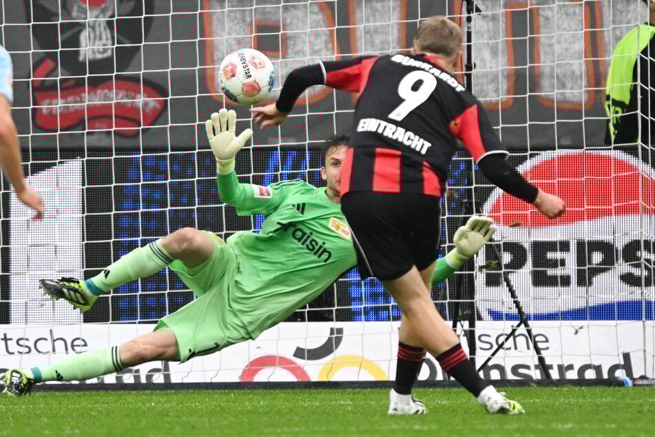 Jonathan Burkardt verkürzte zwar auf 3:4, das reichte der Eintracht jedoch nicht mehr.