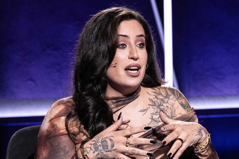 Jolina Mennen (32) hat in der NDR-Talkshow "deep und deutlich" offenbart, vor zwei Jahren im betrunkenen Zustand sexuell missbraucht worden zu sein.