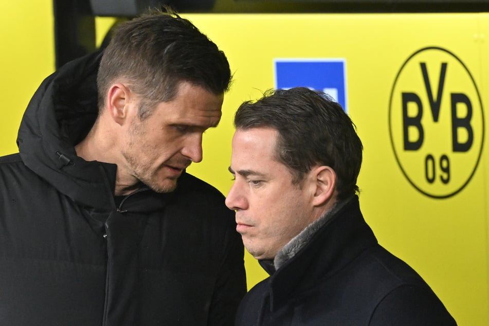 Ob Sport-Geschäftsführer Lars Ricken (49, r.) und Sportdirektor Sebastian Kehl (46) Borussia Dortmund über den Sommer hinaus ihren Job behalten, ist komplett offen.