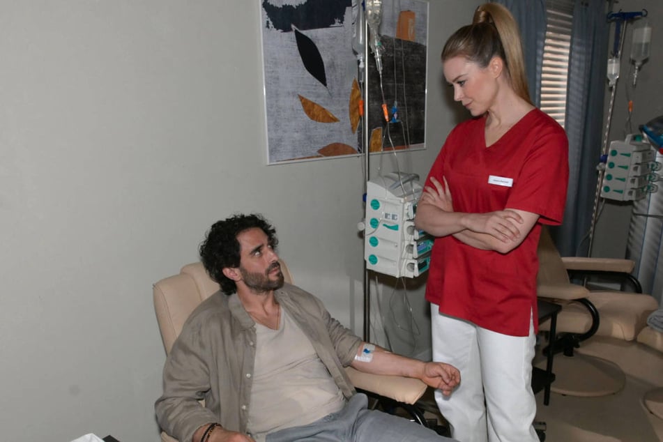 Jessica steht Tobias bei der Chemotherapie bei.